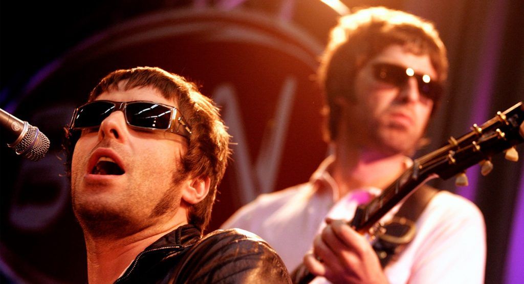 Oasis comparte una actuación inédita de “Wonderwall” en Knebworth de 1996