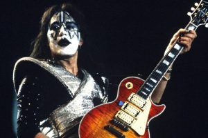 ¿Cuántos millones recibió Ace Frehley de KISS después de su salida de la banda?