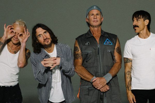Red Hot Chili Peppers comparte su nueva canción "Not the One"