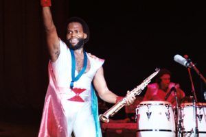 Murió Andrew Woolfolk, el saxofonista de Earth, Wind & Fire, a los 71 años
