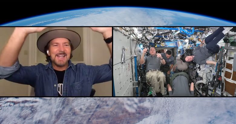 Eddie Vedder (Pearl Jam) entrevistó al equipo a bordo de la Estación Espacial Internacional