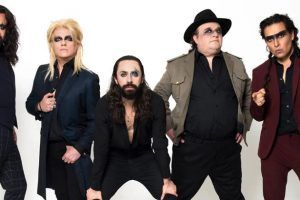 Moderatto denuncia que robaron el camión que transportaba sus instrumentos