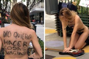 Una cantante se desnudó en la calle para protestar en contra de la industria musical