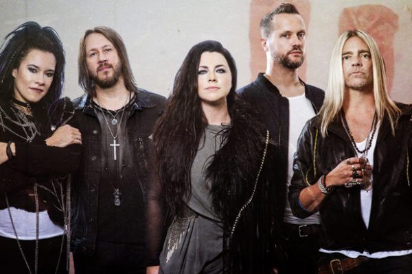Jen Majura aclara su salida de Evanescence: "Nada de esto fue decisión mía"