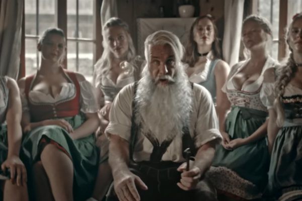Rammstein comparte su nuevo video musical de "Dicke Titten"