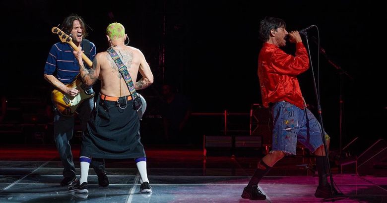 Red Hot Chili Peppers inició su nueva gira 2022: Mira su primer concierto en Sevilla, España